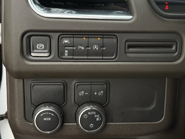 Used 2024 Chevrolet Suburban LT RWD image 23