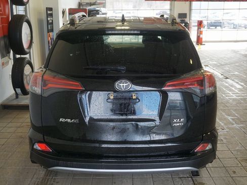 Used 2018 Toyota RAV4 XLE image 14