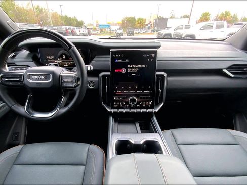 Used 2025 GMC Acadia AT4 w/ Super Cruise Package image 15