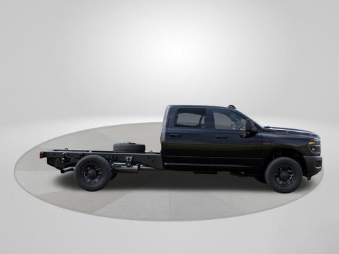 New 2026 RAM 3500 Tradesman AWD/4WD image 21