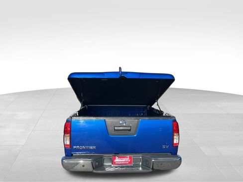 Used 2015 Nissan Frontier SV image 30