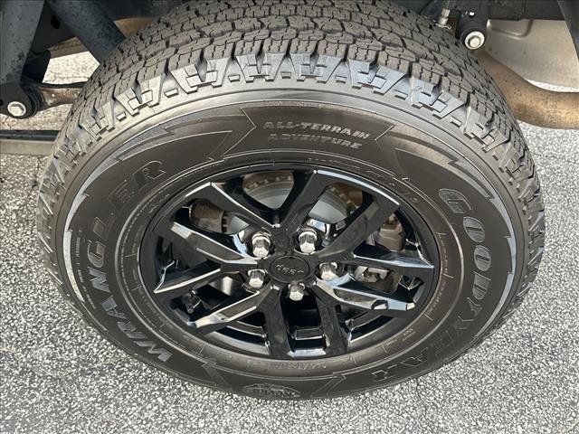 Used 2023 Jeep Gladiator Sport AWD/4WD image 33