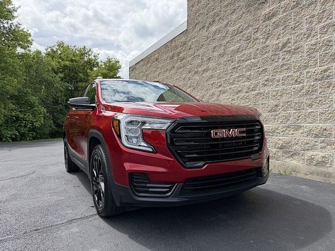 Used 2023 GMC Terrain SLE w/ Driver Convenience Package FWD image 1