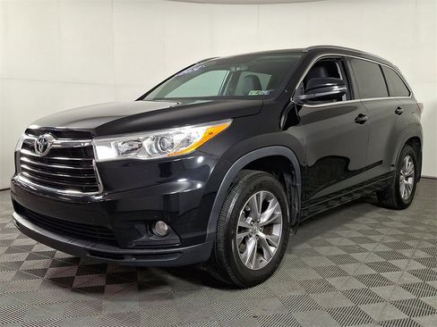 Used 2014 Toyota Highlander XLE image 6