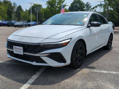 Used 2026 Hyundai Elantra Sport FWD image 8