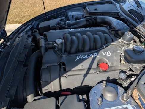 Used 1998 Jaguar XK8 Convertible image 21