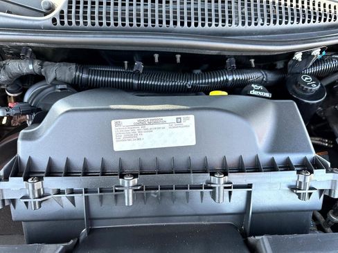 Used 2018 Chevrolet Express 2500 w/ Driver Convenience Package image 38