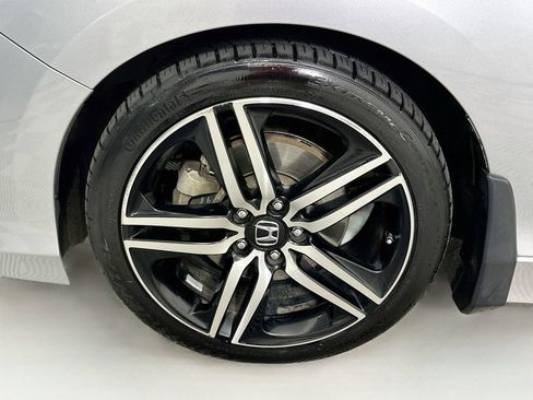 Used 2016 Honda Accord Touring image 24
