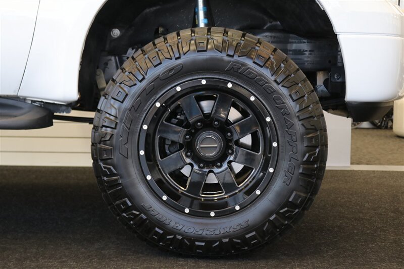 Used 2005 Ford Excursion XLT AWD/4WD image 29