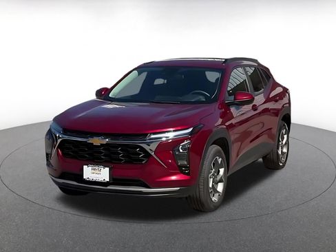 Used 2025 Chevrolet Trax LT FWD image 7