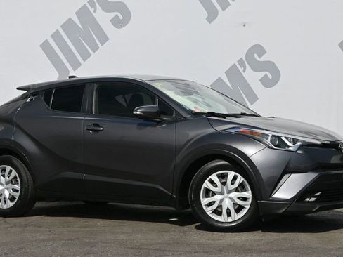 Used 2019 Toyota C-HR LE image 3