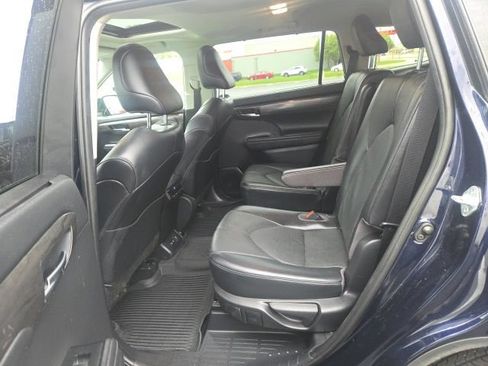 Used 2020 Toyota Highlander Limited AWD/4WD image 25