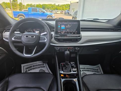 Used 2024 Jeep Compass Limited w/ Sun and Sound Group AWD/4WD image 12