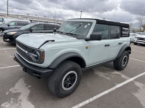 Used 2021 Ford Bronco Badlands w/ Sasquatch Package image 11