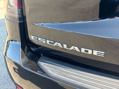 Used 2023 Cadillac Escalade V AWD/4WD image 11