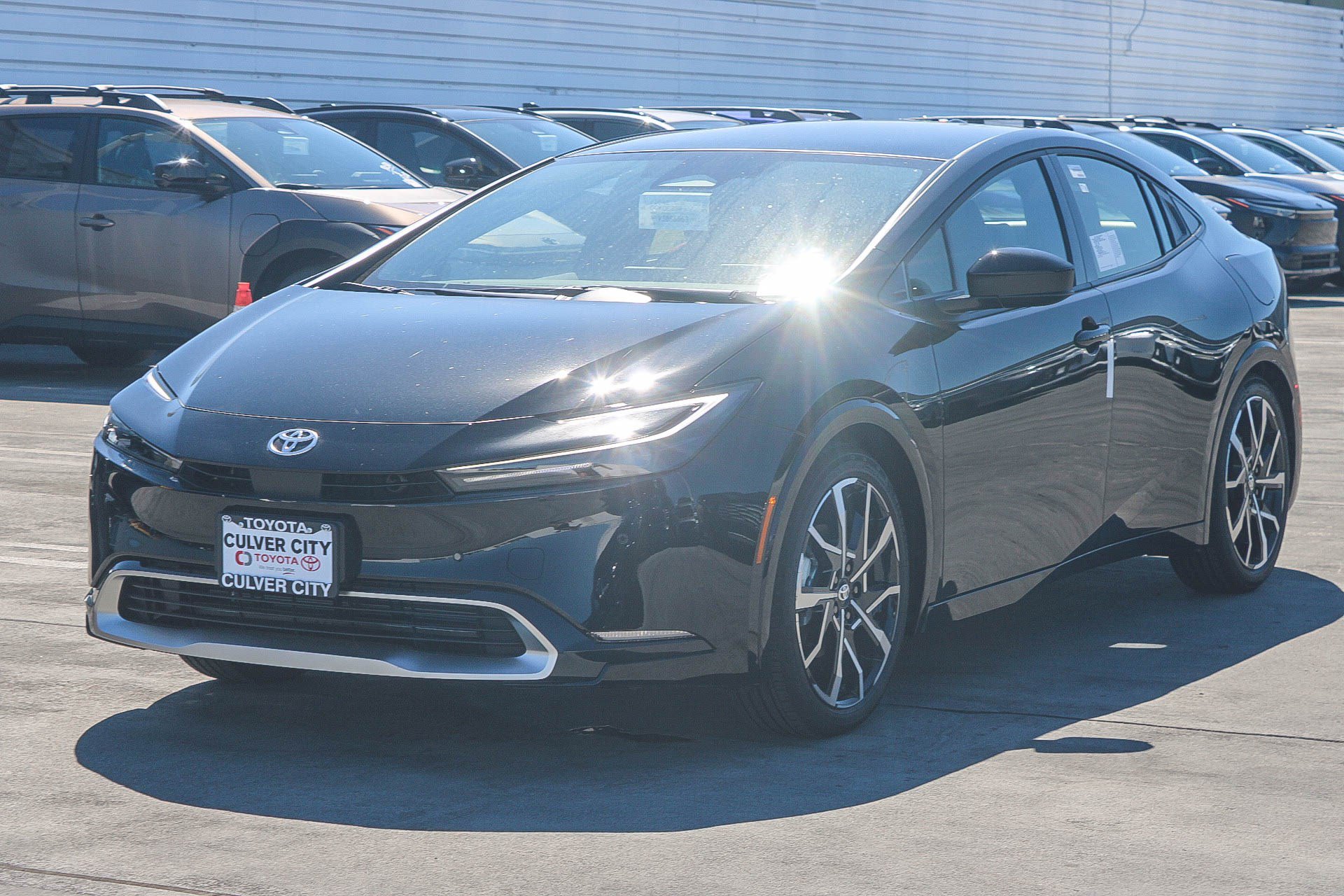 New 2027 Toyota Prius Plug-In Hybrid FWD image 3