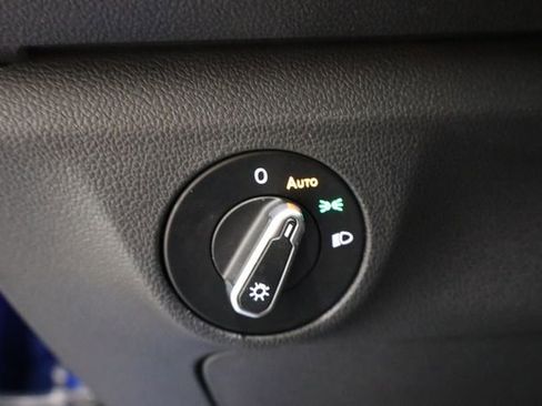 Used 2024 Volkswagen Jetta SE image 19