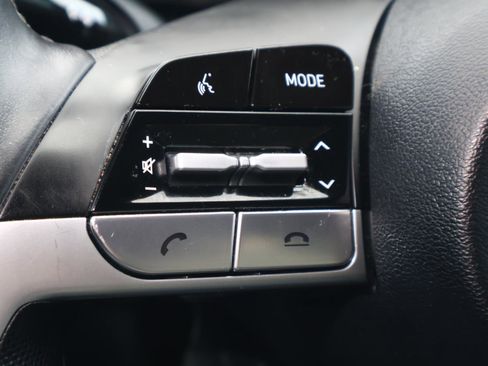 Used 2023 Hyundai Elantra Limited image 20