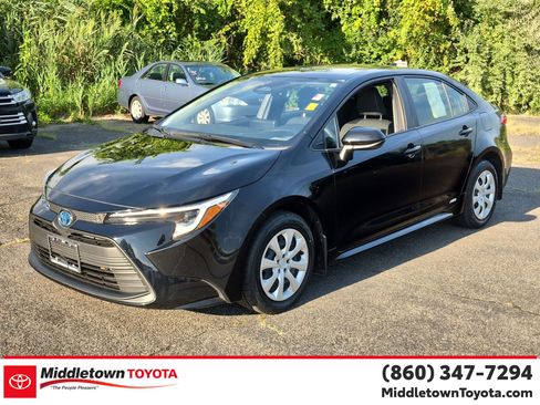 Used 2024 Toyota Corolla LE AWD/4WD image 7