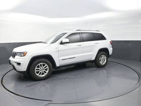 Used 2019 Jeep Grand Cherokee Laredo AWD/4WD image 42