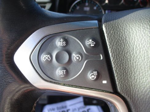 Used 2019 Chevrolet Suburban LT image 19