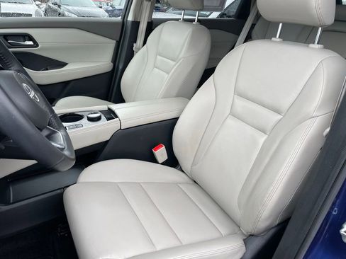 Used 2022 Nissan Rogue SL w/ SL Premium Package image 6