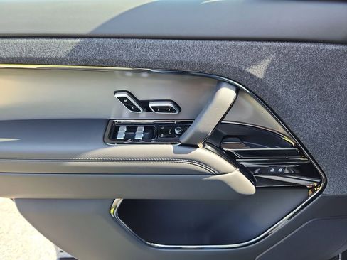 New 2026 Land Rover Range Rover Sport SE AWD/4WD image 24