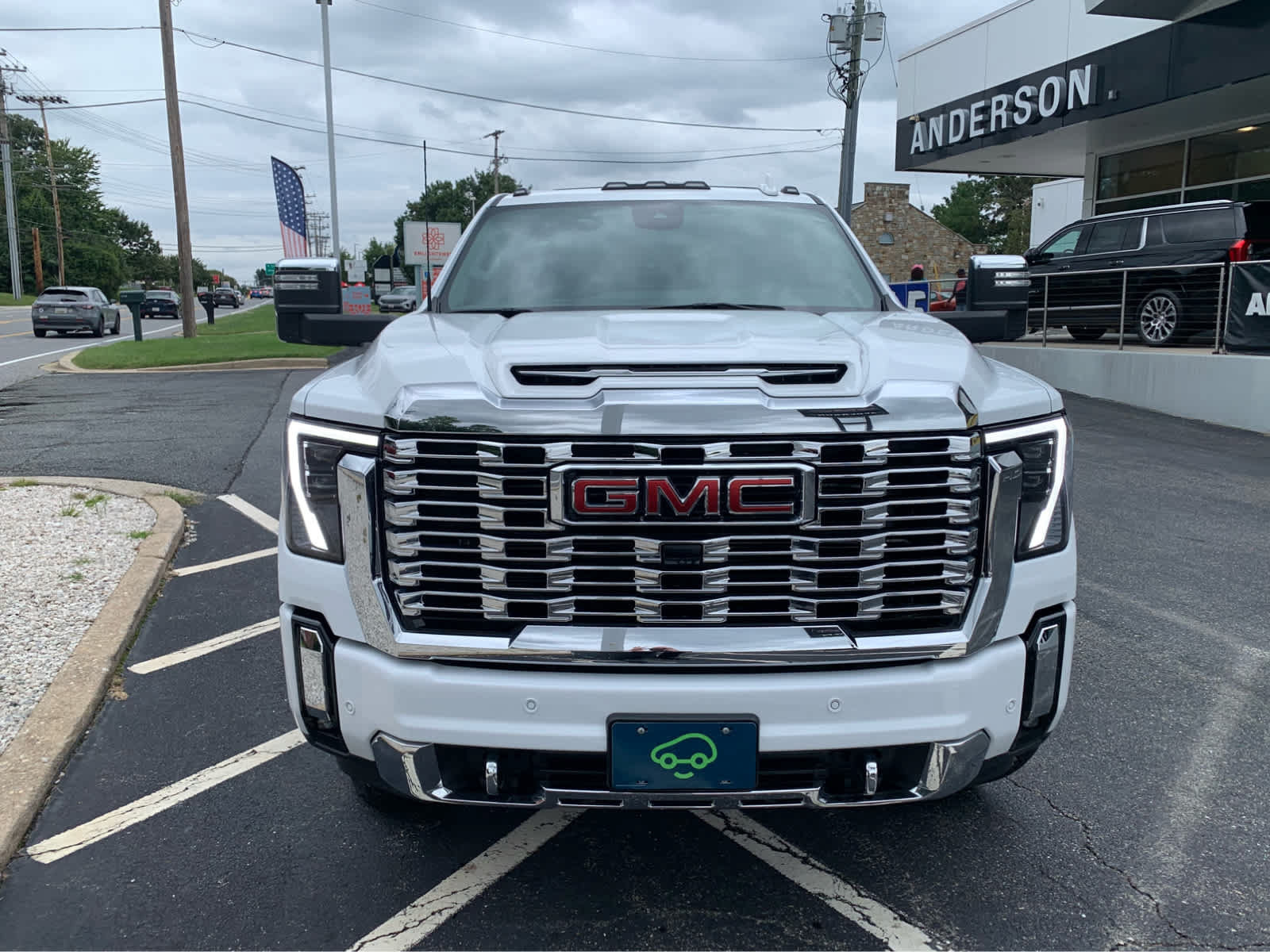 Used 2025 GMC Sierra 2500 Denali AWD/4WD image 2