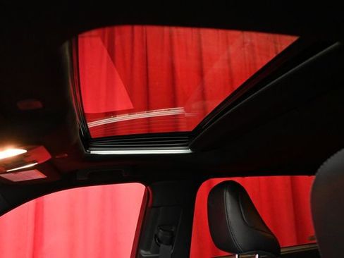 Used 2025 Toyota Highlander XSE image 15