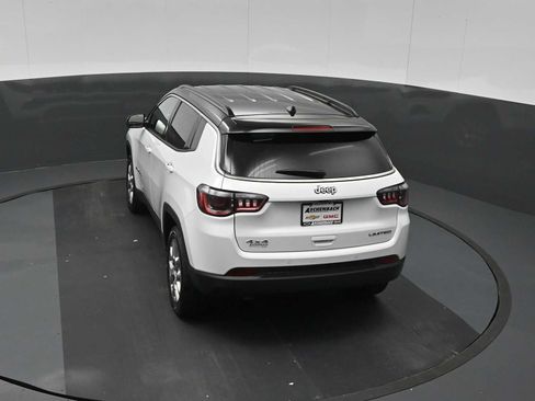 Used 2025 Jeep Compass Limited AWD/4WD image 15