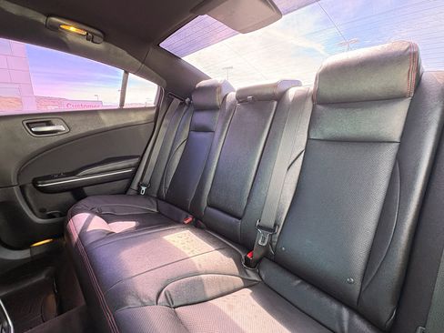 Used 2015 Dodge Charger SE w/ Popular Equipment Group image 12