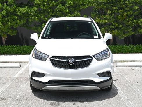 Used 2022 Buick Encore Preferred w/ Safety Package FWD image 2