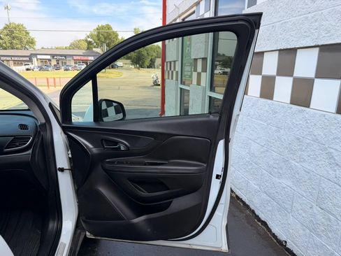 Used 2018 Buick Encore Essence FWD image 28