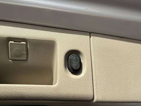 Used 2018 GMC Yukon XL Denali w/ Open Road Package image 19