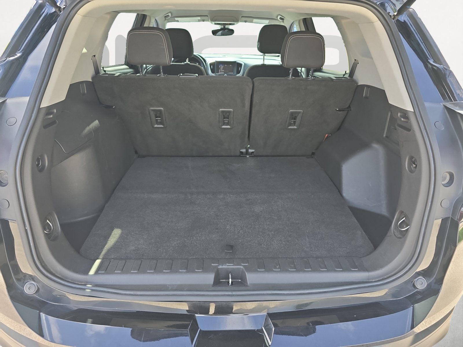 Used 2022 GMC Terrain SLE w/ Driver Convenience Package FWD image 12