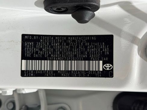Certified 2025 Toyota Corolla LE image 27