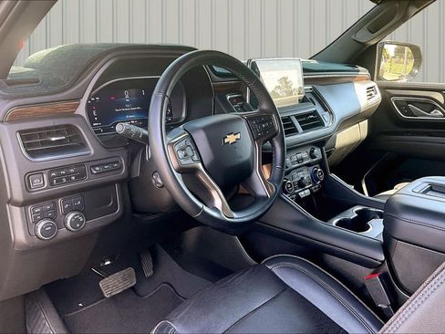 Used 2023 Chevrolet Tahoe High Country w/ Premium Package 2 AWD/4WD image 4