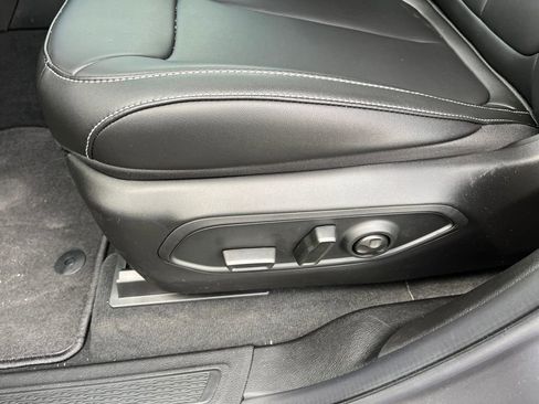 New 2025 Jeep Grand Cherokee Limited w/ Black Appearance Package image 13