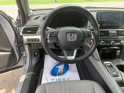 Used 2018 Honda Accord Touring image 17