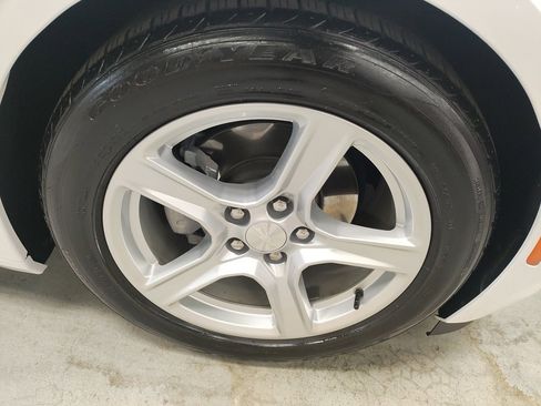 Certified 2023 Chevrolet Camaro LT image 5