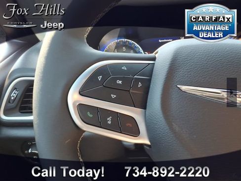 Used 2026 Chrysler Pacifica Select FWD image 18