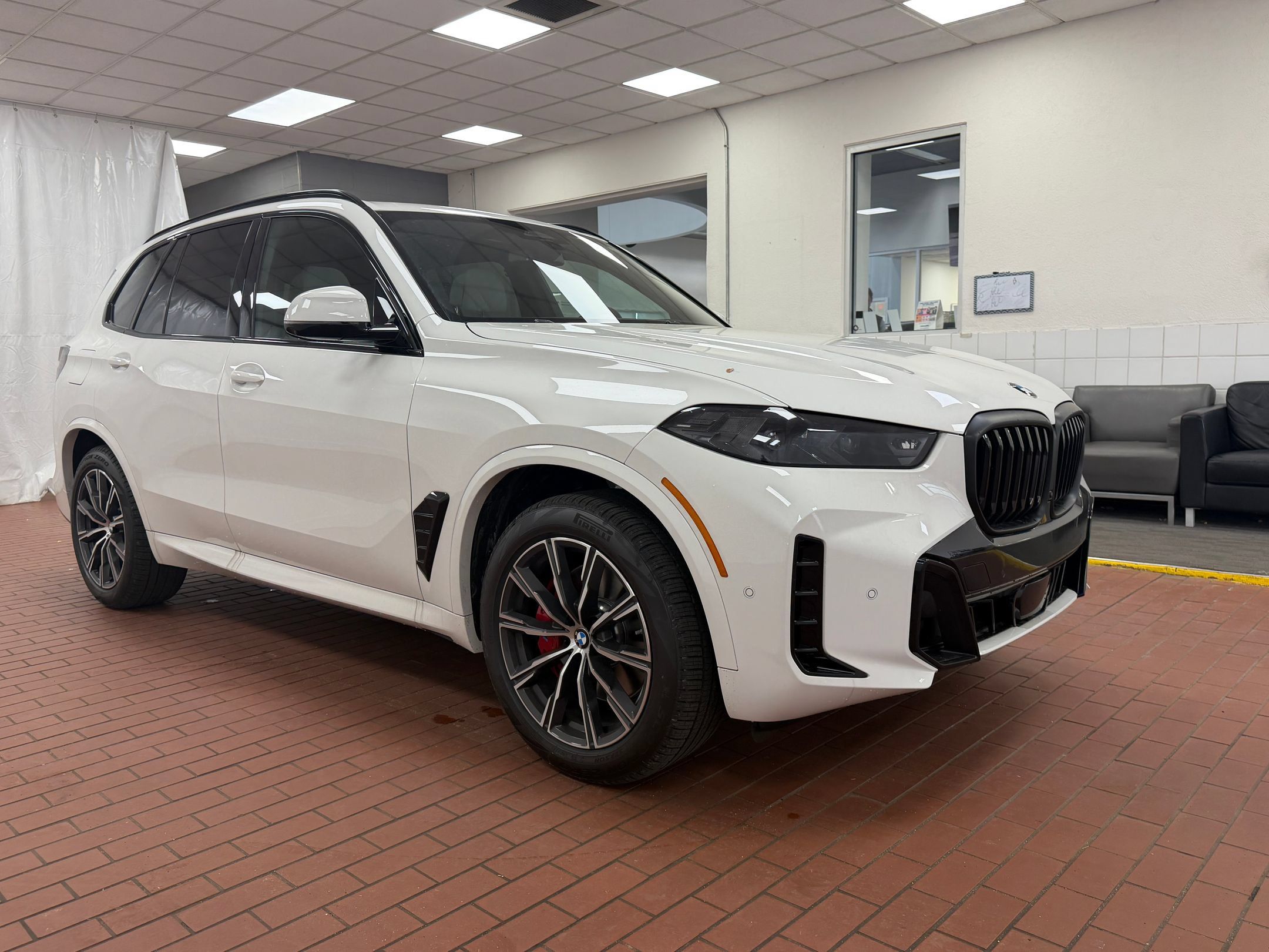 Used 2026 BMW X5 xDrive40i w/ M Sport Package AWD/4WD image 6
