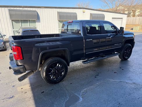 Used 2016 GMC Sierra 2500 Denali image 6