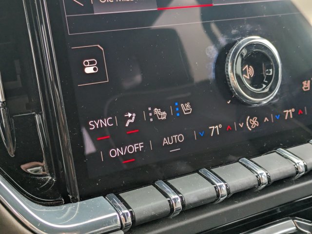 Used 2025 GMC Yukon Denali Ultimate AWD/4WD image 33
