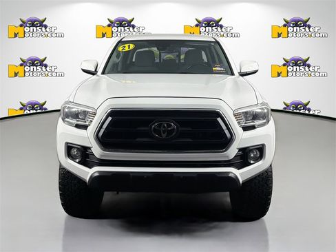 Used 2021 Toyota Tacoma TRD Sport image 2