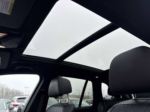 Used 2025 BMW X5 xDrive50e image 28