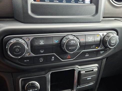 Used 2022 Jeep Wrangler Unlimited Sport AWD/4WD image 15