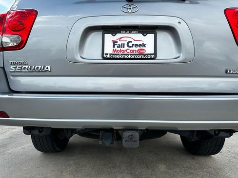 Used 2005 Toyota Sequoia SR5 image 41