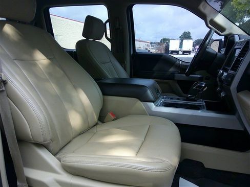 Used 2018 Ford F150 Lariat w/ Equipment Group 502A Luxury AWD/4WD image 22