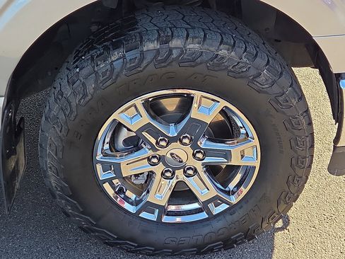 Used 2022 Ford F150 Lariat image 7